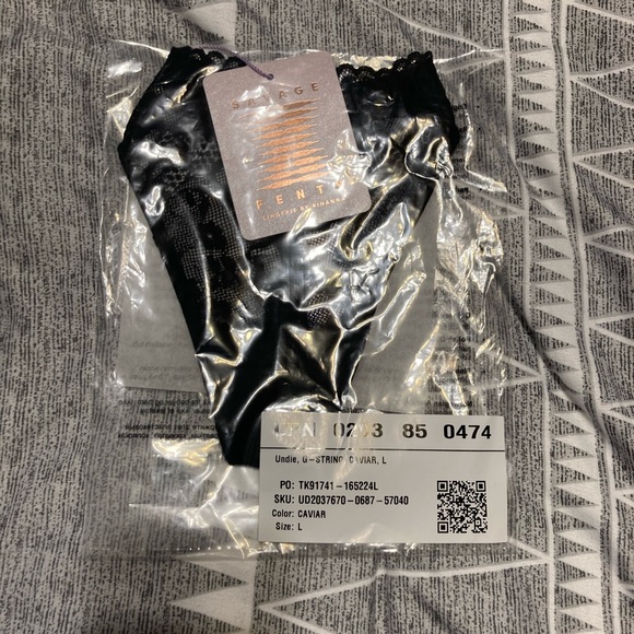 Savage Fenty g-strings - Picture 2 of 12